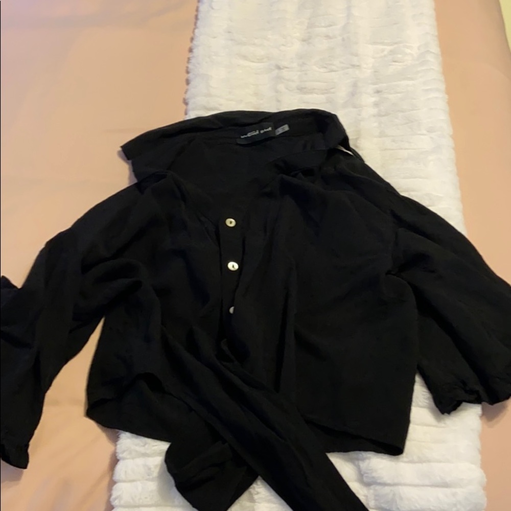 Fun going out shirt! Ties in the front & cropped